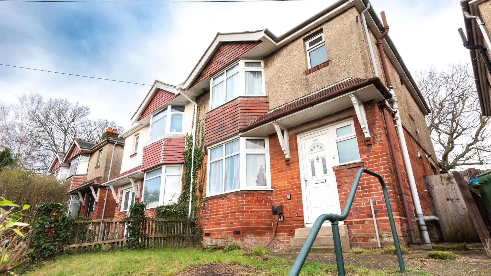 Holiday home 6 Beds In 4 Bedrooms House Southampton United Kingdom