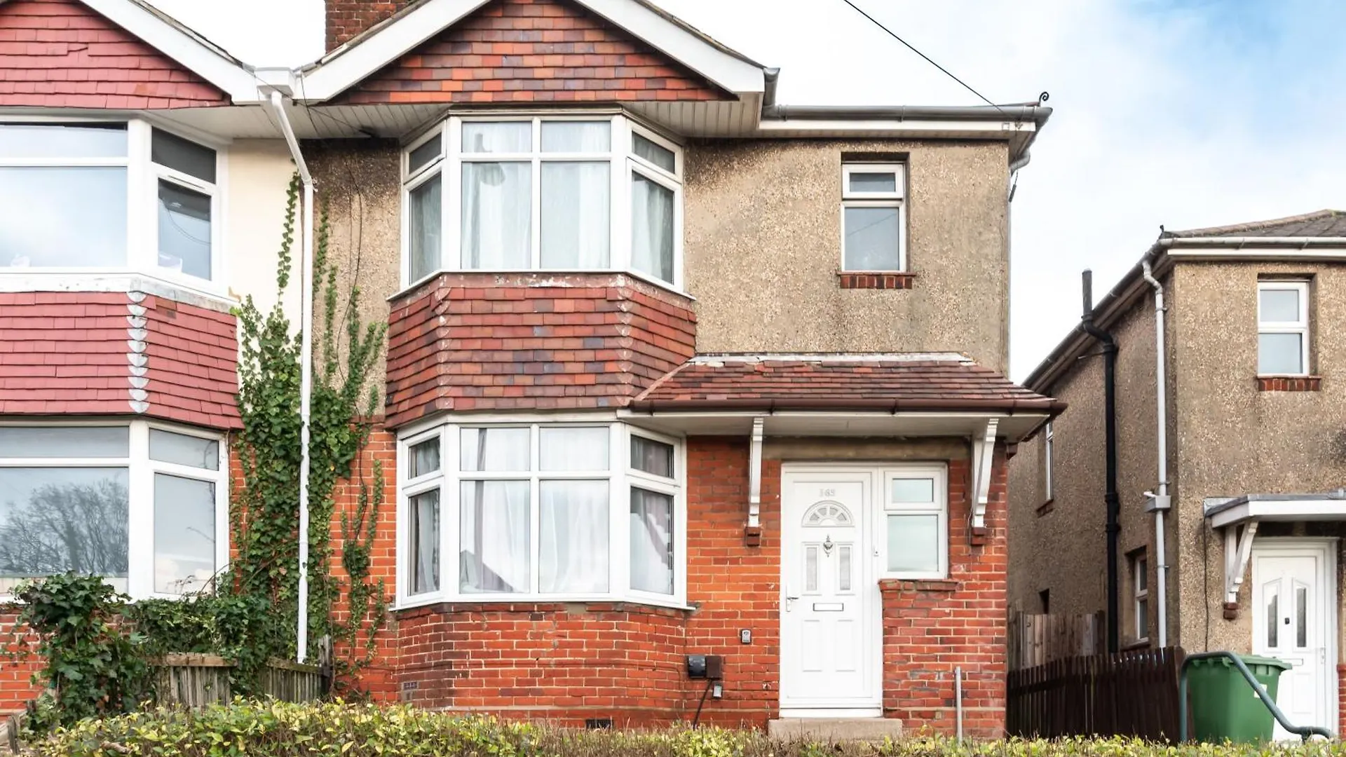 6 Beds In 4 Bedrooms House Southampton Holiday home
