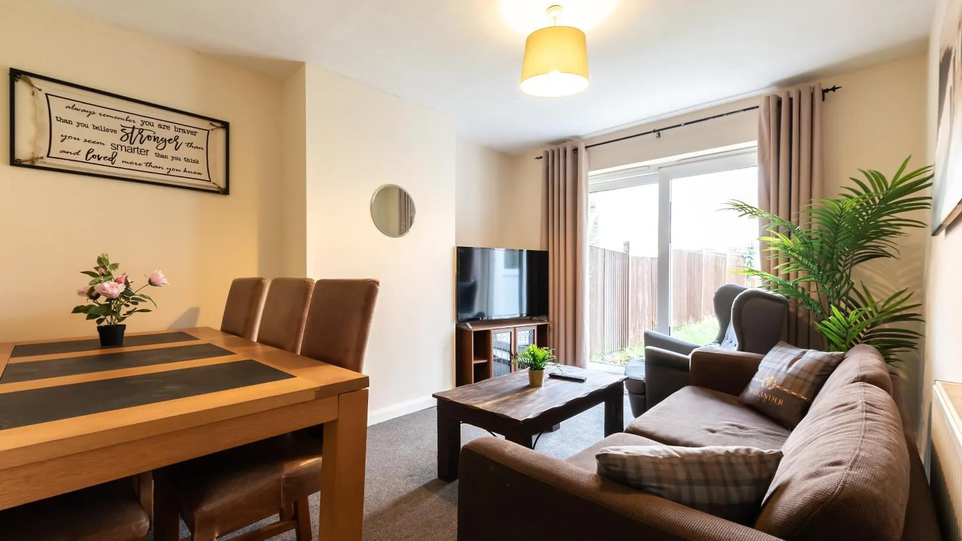Holiday home 6 Beds In 4 Bedrooms House Southampton