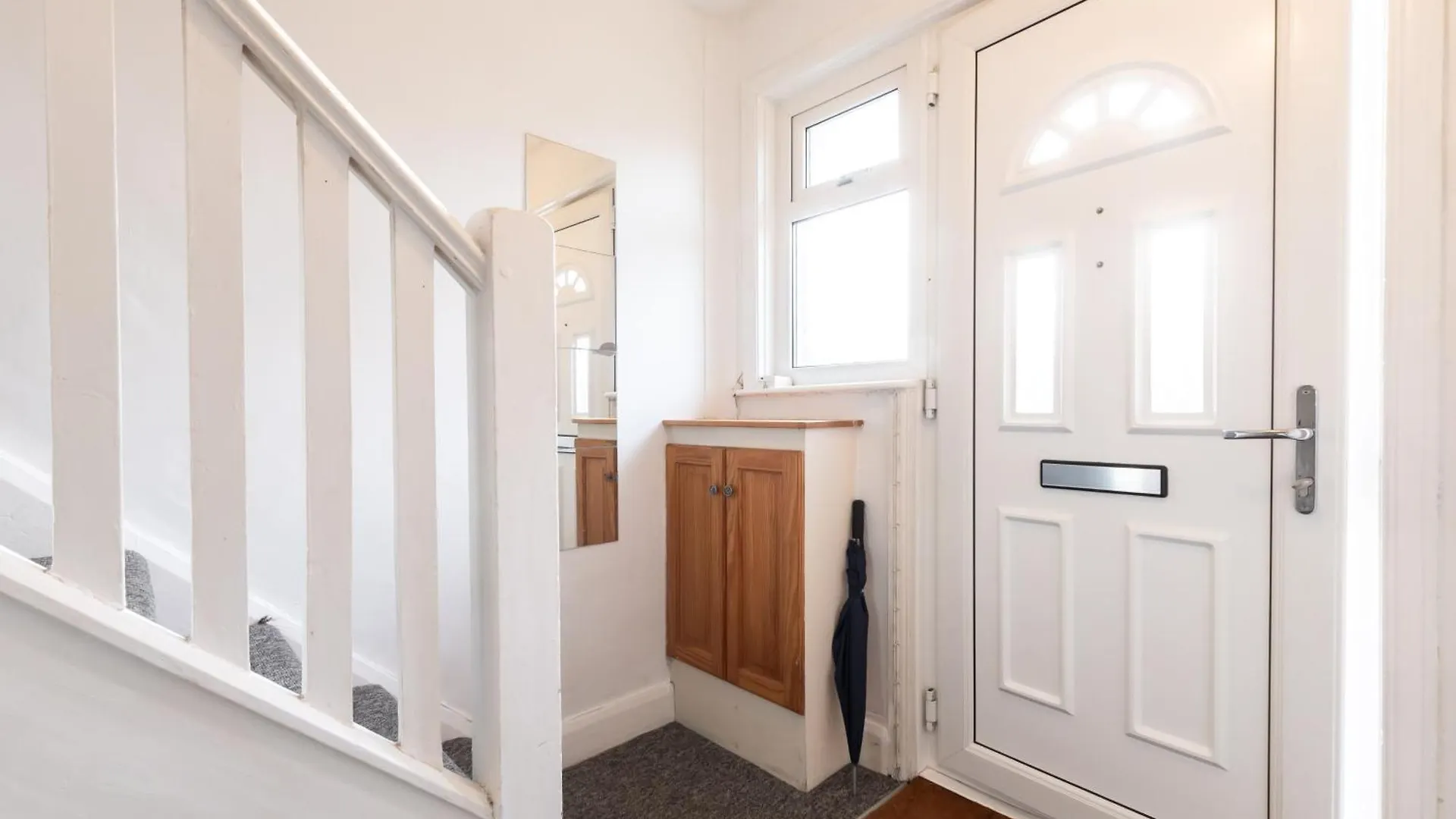 6 Beds In 4 Bedrooms House Southampton Holiday home