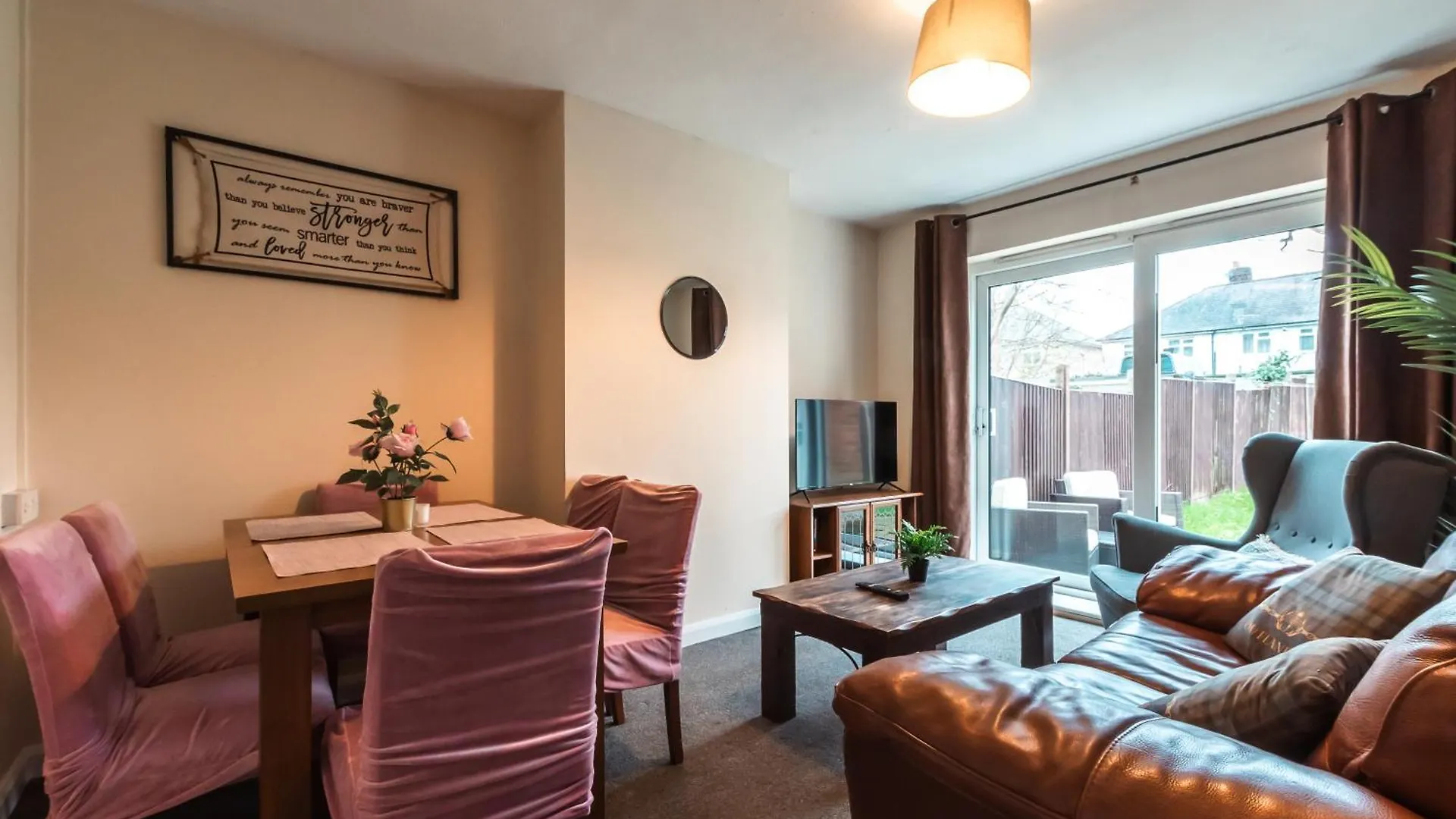 6 Beds In 4 Bedrooms House Southampton United Kingdom