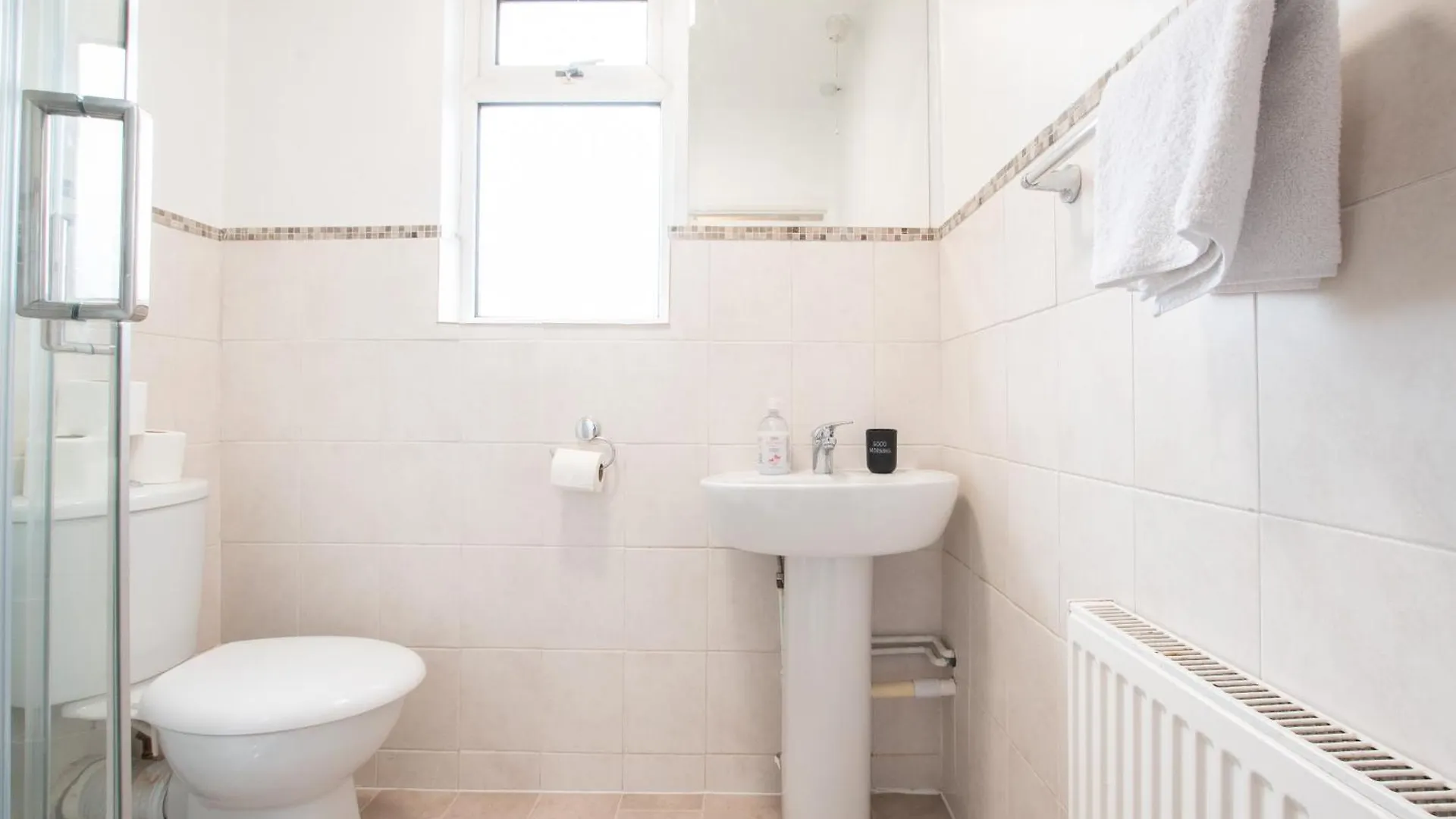 Holiday home 6 Beds In 4 Bedrooms House Southampton